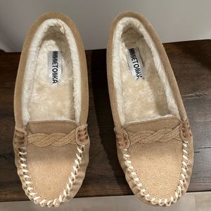 Minnetonka Moccasin Women’s slippers